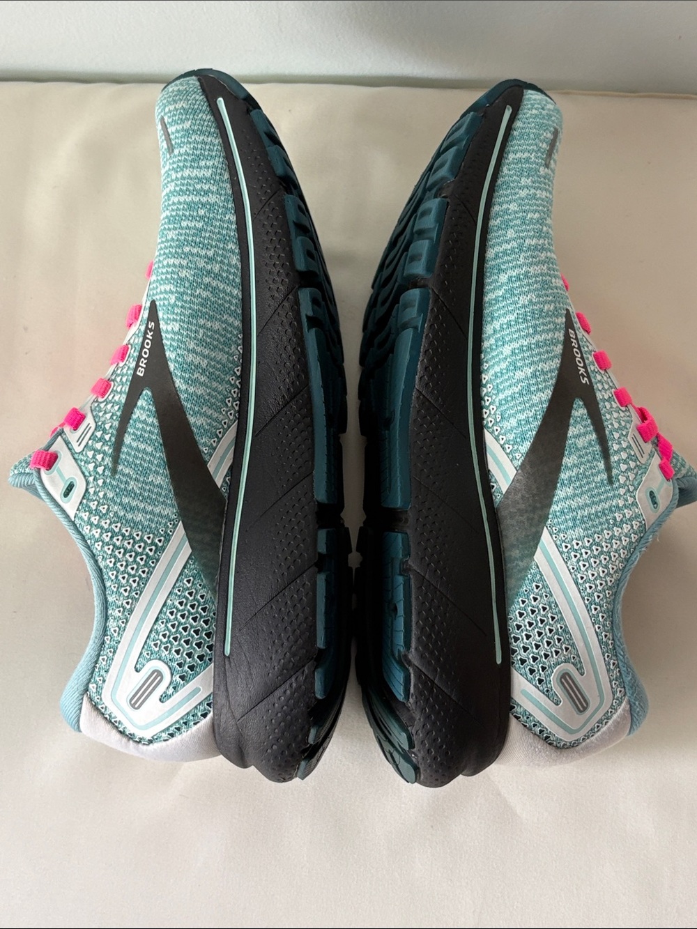 Brooks Women’s Ghost 14 Neutral Running Shoes — Light Blue with Pink Laces. - Picture 9 of 15